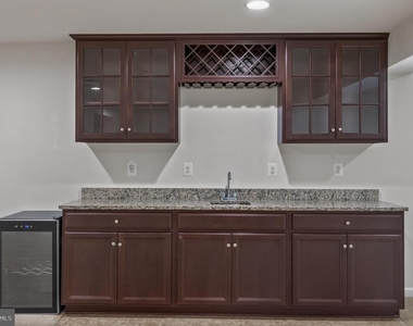 1423 Village Green Way - Photo Thumbnail 13