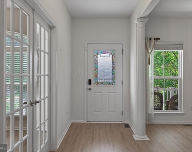1423 Village Green Way - Photo Thumbnail 53