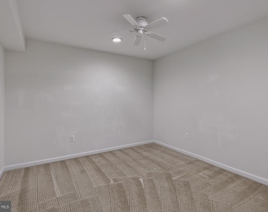 1423 Village Green Way - Photo Thumbnail 51