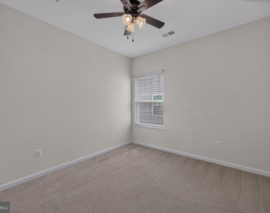 1423 Village Green Way - Photo Thumbnail 34