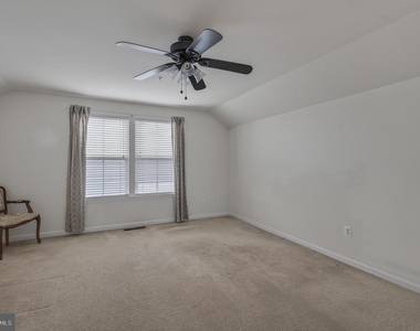 1423 Village Green Way - Photo Thumbnail 39