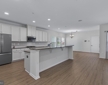 1423 Village Green Way - Photo Thumbnail 12