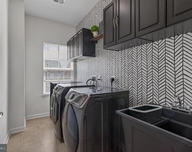 1423 Village Green Way - Photo Thumbnail 37