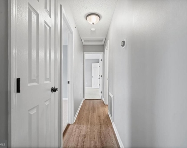 611 Himes Avenue - Photo Thumbnail 15