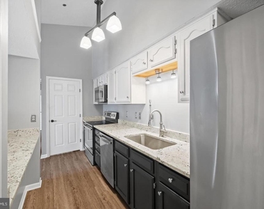 611 Himes Avenue - Photo Thumbnail 9