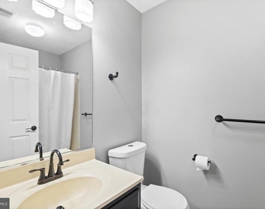 611 Himes Avenue - Photo Thumbnail 23