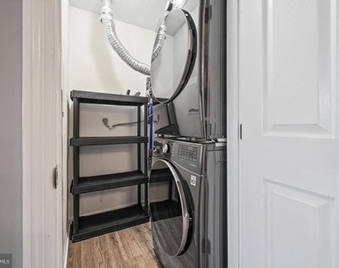 611 Himes Avenue - Photo Thumbnail 14