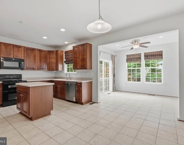 677 Tivoli Road - Photo Thumbnail 7