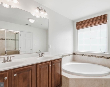 677 Tivoli Road - Photo Thumbnail 15