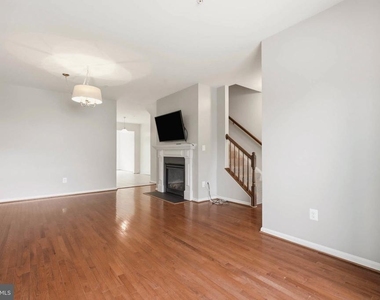 677 Tivoli Road - Photo Thumbnail 4