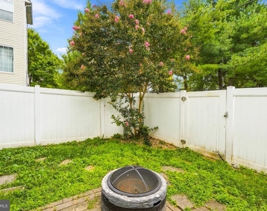 677 Tivoli Road - Photo Thumbnail 31