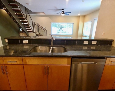503 Swanee Dr - Photo Thumbnail 5