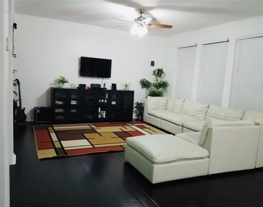 18305 Pencil Cactus Dr - Photo Thumbnail 4