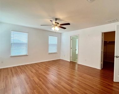 18305 Pencil Cactus Dr - Photo Thumbnail 13