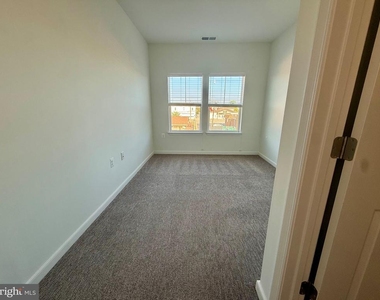 109 Charles Street - Photo Thumbnail 10