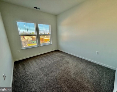 109 Charles Street - Photo Thumbnail 8