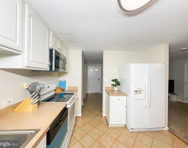 806 Truro Court - Photo Thumbnail 12