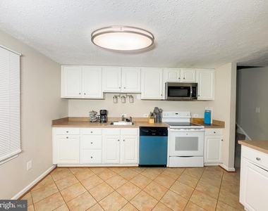 806 Truro Court - Photo Thumbnail 10