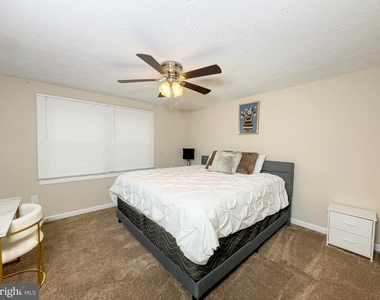 806 Truro Court - Photo Thumbnail 9
