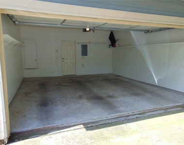 2417 Allred Dr - Photo Thumbnail 11