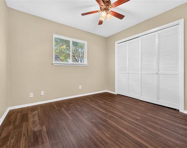 2201 Deadwood Dr - Photo Thumbnail 9