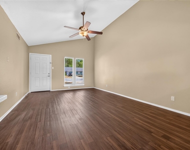 2201 Deadwood Dr - Photo Thumbnail 5