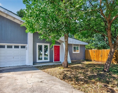 2201 Deadwood Dr - Photo Thumbnail 1