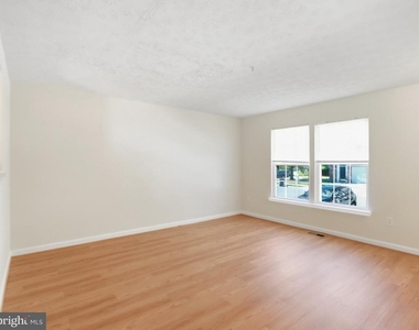 7805 Cornerstone Way - Photo Thumbnail 2