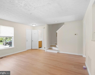 7805 Cornerstone Way - Photo Thumbnail 3