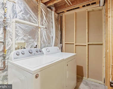 7805 Cornerstone Way - Photo Thumbnail 12