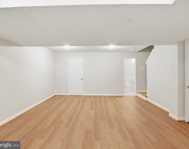 7805 Cornerstone Way - Photo Thumbnail 13