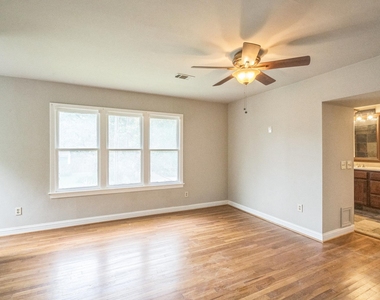 1402 Laurel St - Photo Thumbnail 13