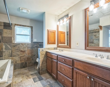 1402 Laurel St - Photo Thumbnail 11