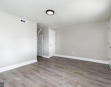 7923 Eastdale Road - Photo Thumbnail 7