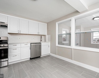 7923 Eastdale Road - Photo Thumbnail 8