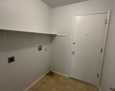 128 Grant Way - Photo Thumbnail 12