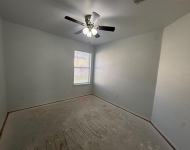 128 Grant Way - Photo Thumbnail 9