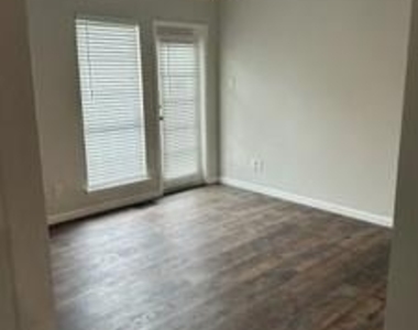 4520 Speedway - Photo Thumbnail 13