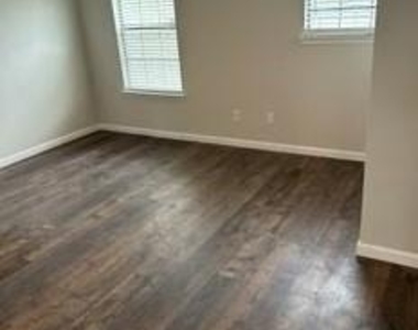4520 Speedway - Photo Thumbnail 10