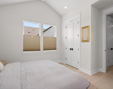2720 Bristol Dr - Photo Thumbnail 16