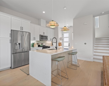 2720 Bristol Dr - Photo Thumbnail 10