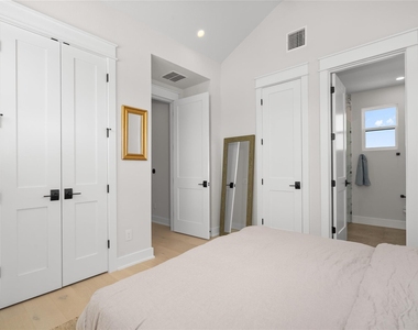 2720 Bristol Dr - Photo Thumbnail 17