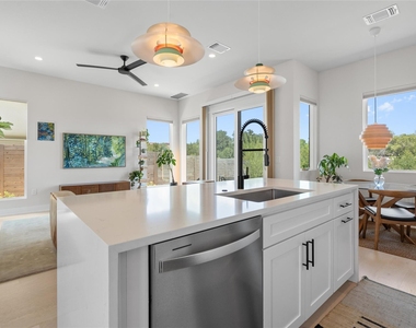2720 Bristol Dr - Photo Thumbnail 9