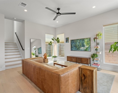 2720 Bristol Dr - Photo Thumbnail 12