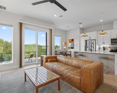 2720 Bristol Dr - Photo Thumbnail 3