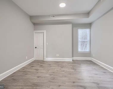 1310 W Lexington Street - Photo Thumbnail 7