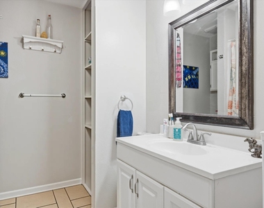 409 Lake Creek Cir - Photo Thumbnail 7