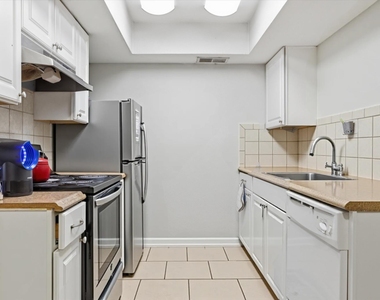 409 Lake Creek Cir - Photo Thumbnail 5