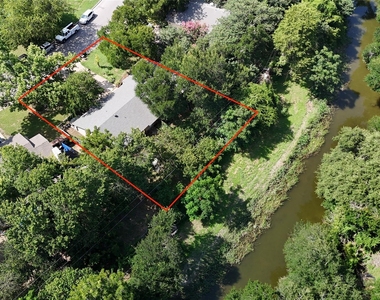 409 Lake Creek Cir - Photo Thumbnail 11