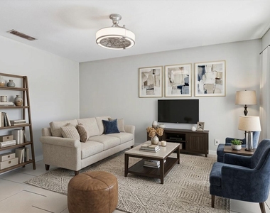 409 Lake Creek Cir - Photo Thumbnail 2